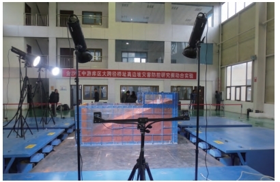 三维全场应变测量系统用于岩质边坡位移测量.jpg
