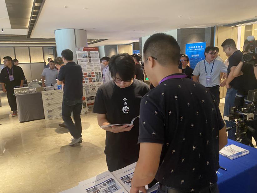 新拓三维携dic三维全场应变测量产品亮相第二届土木工程大数据研讨会.jpg