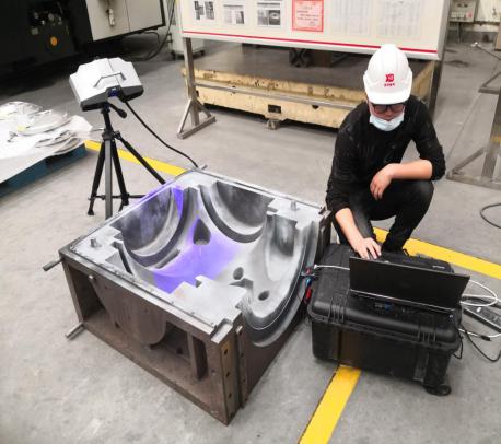XTOM高精度蓝光3D扫描仪用于模具三维尺寸检测.jpg XTOM高精度蓝光3D扫描仪用于模具三维尺寸检测.jpg